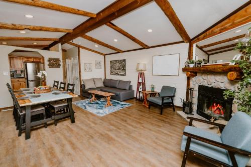 Large, centrally located, 10 min walk to slopes