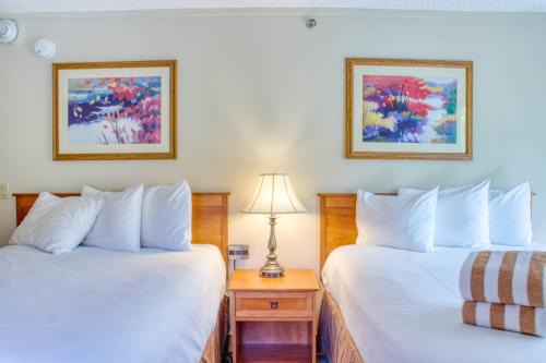Larger 1 Bedroom with Pool Hot Tub Ski In-Out