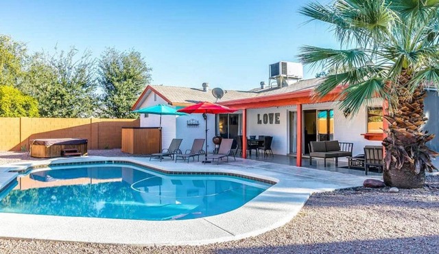 Larkspur Villa - Lovely & Entertaining Hot Tub with pool, resort living!