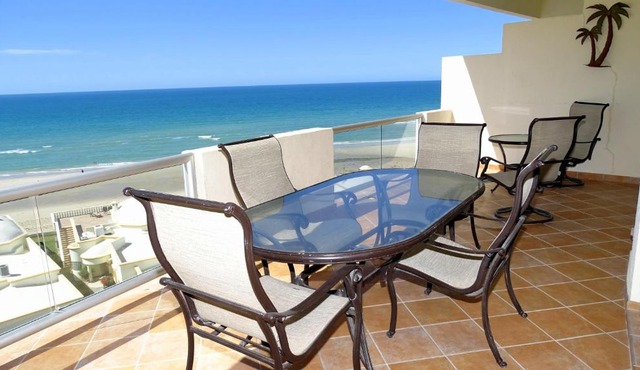 Las Palmas Resort at Sandy Beach- Condo Grande 603 condo
