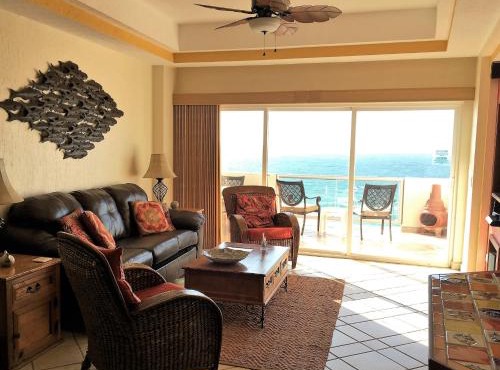 Las Palmas Resort at Sandy Beach- Condo Grande 704 condo