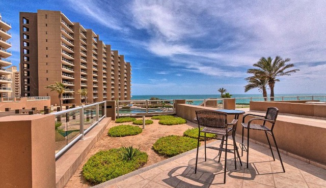 Las Palomas 2BR GROUND FLOOR Huge Patio/Closest to Lazy River/Steps to Beach