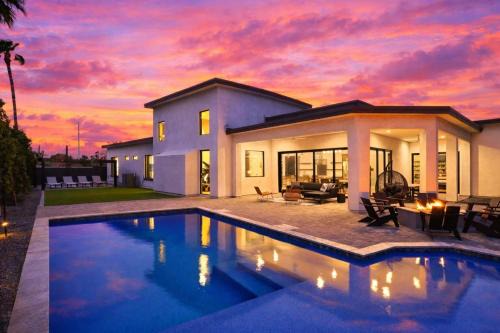 Lenny Luxe-Brand New Designer Home-Private Pool