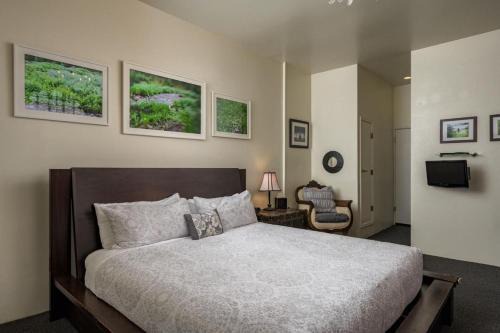 Local Artist Suite #2 - Queen Anne Bed & Breakfast
