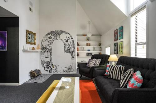 Local Artist Suite #4 - Queen Anne Bed & Breakfast