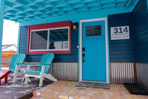 Lodge on Leiter with hot tub!