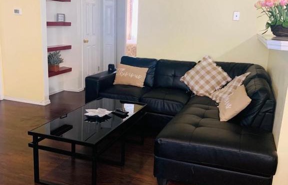 Lovely 2 Bedroom in the Heart of Colorado Springs