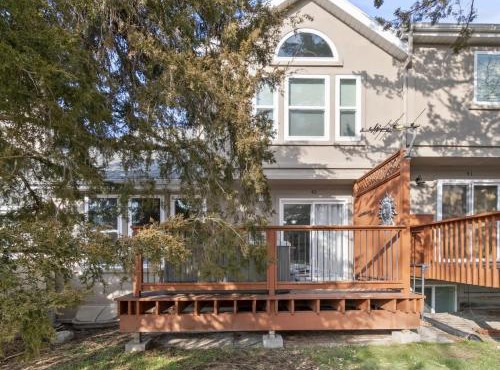 Lovely 4 BDR Home with Private Hot Tub Near Trails