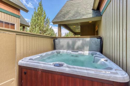 Lovely home with fireplace deck grill shared pool tennis and hot tubs