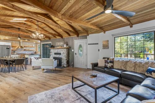 LOWER Moonridge HOT TUB GAME ROOM SKI Slopes CLOSE