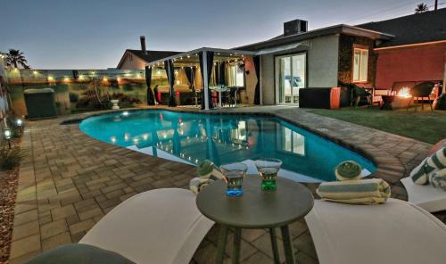 Lunar - Old Town, Pool, 2 Kings, Game Room, Hot tub,