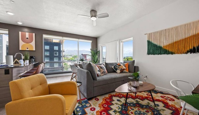 LUX 2 BD BOHO in heart of SLC