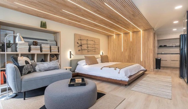 Lux Studio Oasis Hot Tub Cozy Heated Floors
