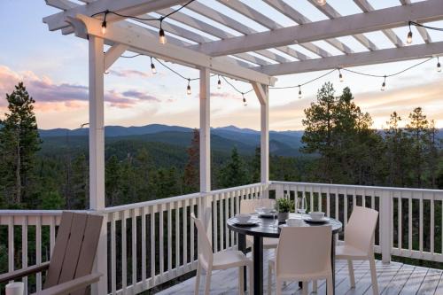 Luxe 4BR Mtn Retreat-Stunning Views-Ski Hike