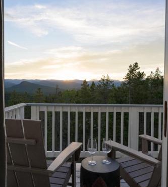 Luxe 4BR Mtn Retreat With Stunning Views Near Ski AndHikes