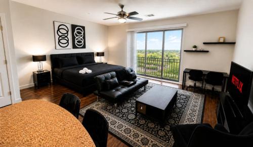 Luxe Nest King Studio Downtown 2B1