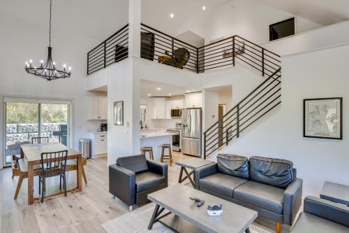 Luxe, New-Build Sturgis Retreat w/Mountain Views