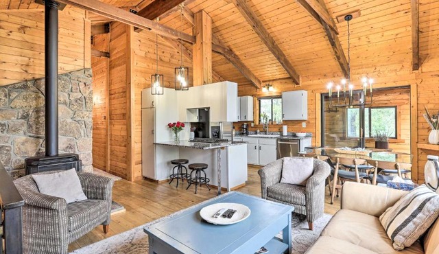 Luxe Pagosa Springs Cabin w/Sauna & Hot Tub!