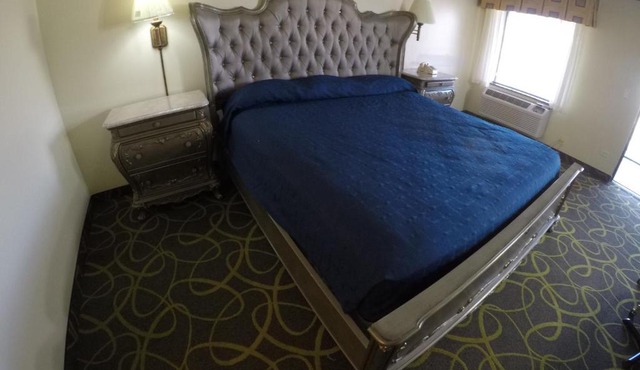 Luxe Romantic Suites