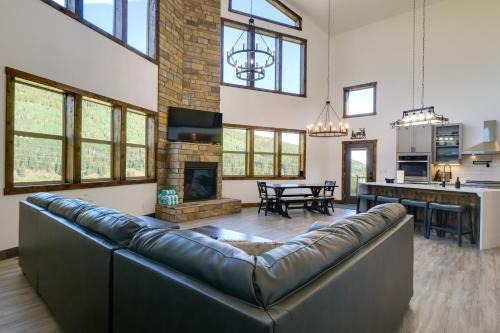 Luxe Ski Escape! Breck Home w/Hot Tub & Game Room
