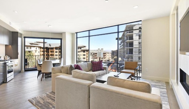 Luxury 2 BR in Canyons Village - Walk to Slopes