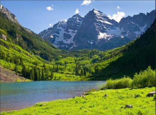 Luxury 3 Bedroom Downtown Aspen Vacation Rental With Amenities Including Heated Pool, Hot Tubs, Game Room And Spa