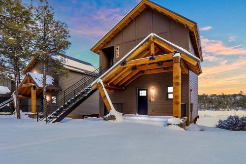 Luxury Cabin Getaway!