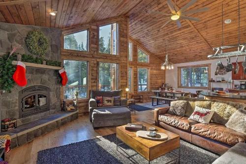 Luxury Mountain Getaway in Fairplay w/Deck!