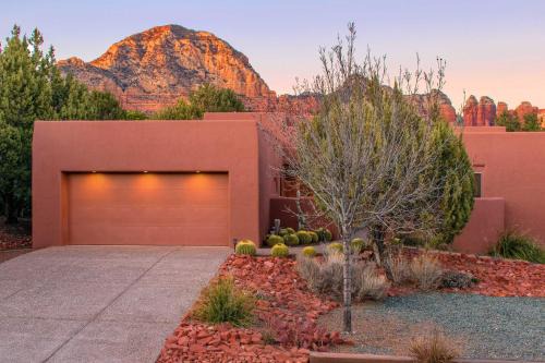 Luxury Sedona Living: Remodeled w/Red Rock Views!