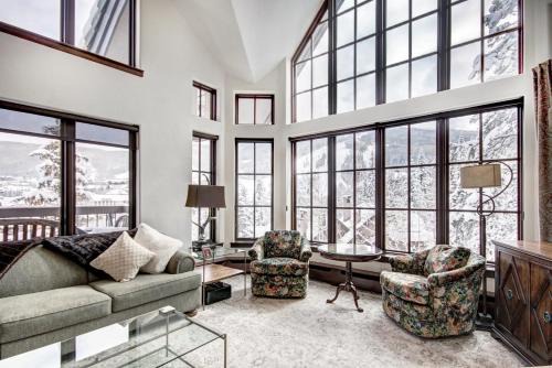 Luxury Ski-in 3 Br Penthouse Inside Pines Lodge, Sleeps 10!