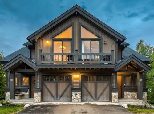 Luxury Ski In, Ski Out 3 Bedroom Townhome At The Snowflake Lift - Saddlewood Townhomes