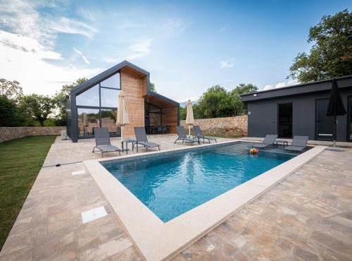Luxury Villa with Private Pool & Sauna