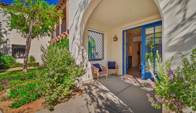 LV026 Secluded Downstairs Legacy Villas Studio