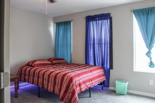 Mackenzie - Private Bedrooms with Shared Bathroom in Co-Living House