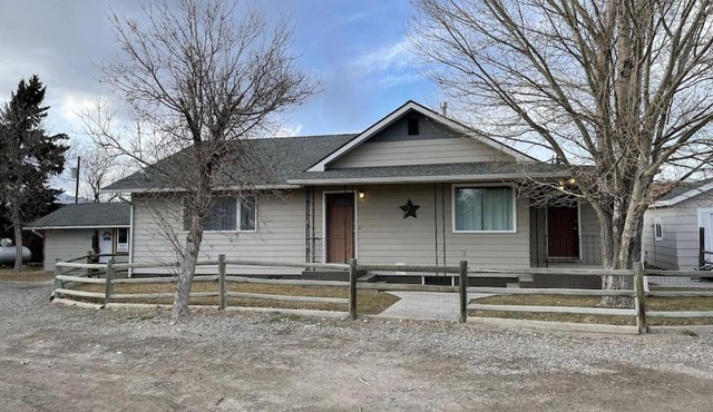 Madison Valley Getaway in Downtown Ennis, MT