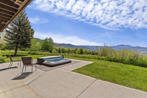 Magnificent View Hot Tub Mtn Views PoolGame Rm