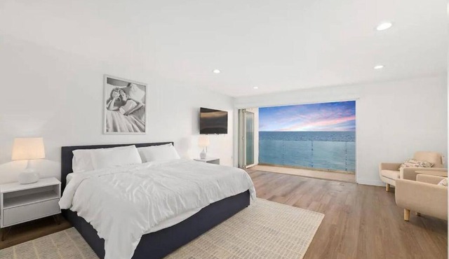 Malibu Beachfront Home with Rock Spa Ocean Views & Huge Deck