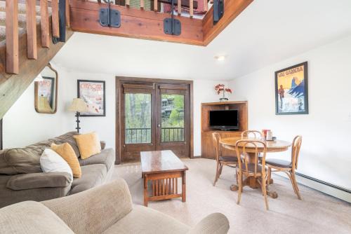 Manitou Lodge 7 by Alpine Lodging Telluride