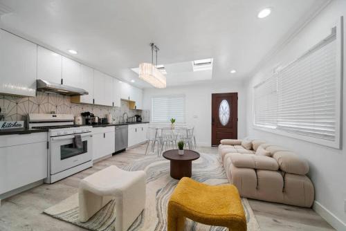 Marbella Lane - Your Cozy Haven 2BR Retreat