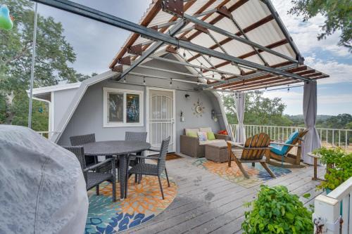 Mariposa Home: Furnished Patio & Sierra Mtn Views