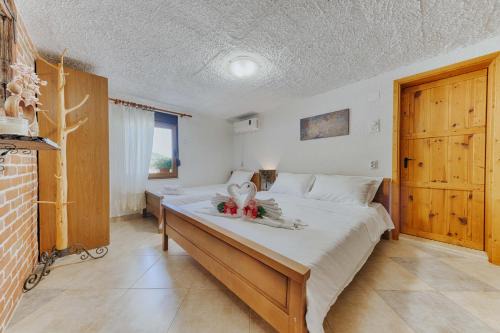 Markovic Village Apartments