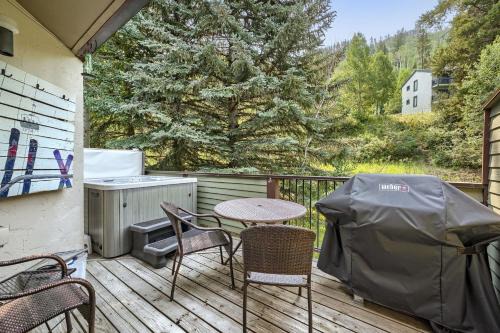 Meadow Creek Condominiums