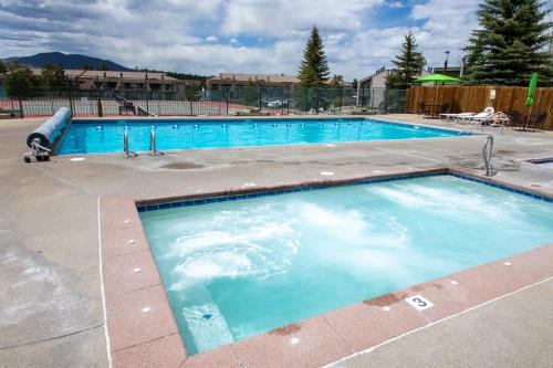 Meadow Ridge Court 8 Unit 6
