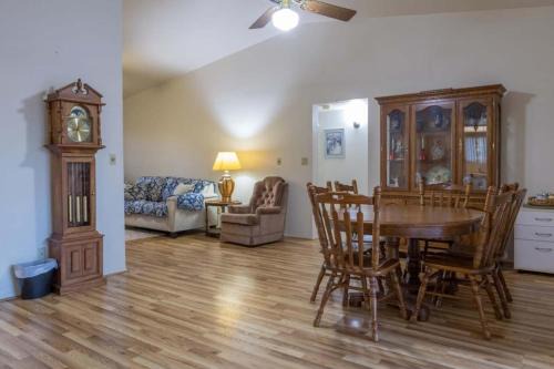 Mesa Getaway Home In Central Location