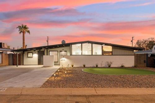 Mid-Century Modern Casita