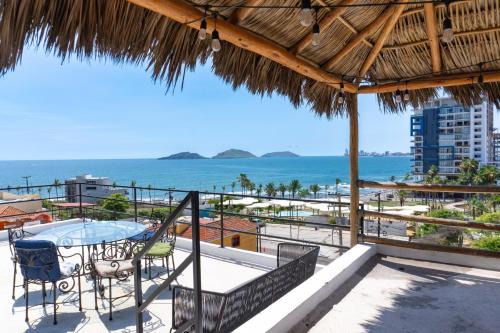Modern duplex steps from the Malecon & Olas Altas
