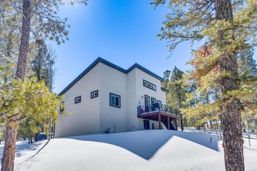 Modern Florissant Mountain Retreat w/Deck & Grill
