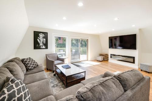 Modern Pine Mountain Club Cabin w/Community Pool!