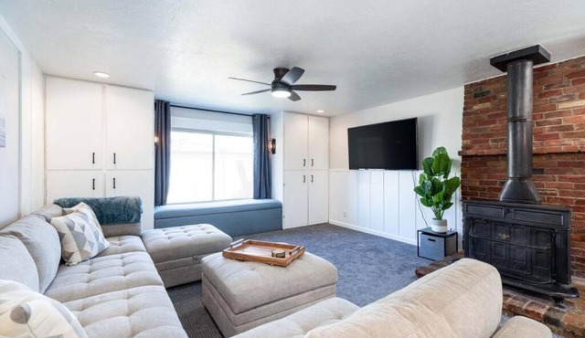 Modern SLC Home Only Mins Downtown & Airport