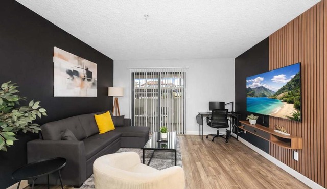 Modern Tempe 2BR Escape Sleeps 7 Pools Gym & Fire Pit